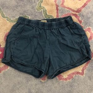 Madewell chambray pull on shorts size M